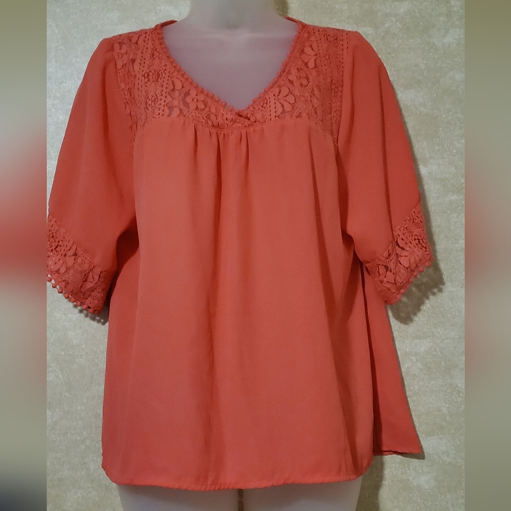 NWT Womens Size M Blouse
